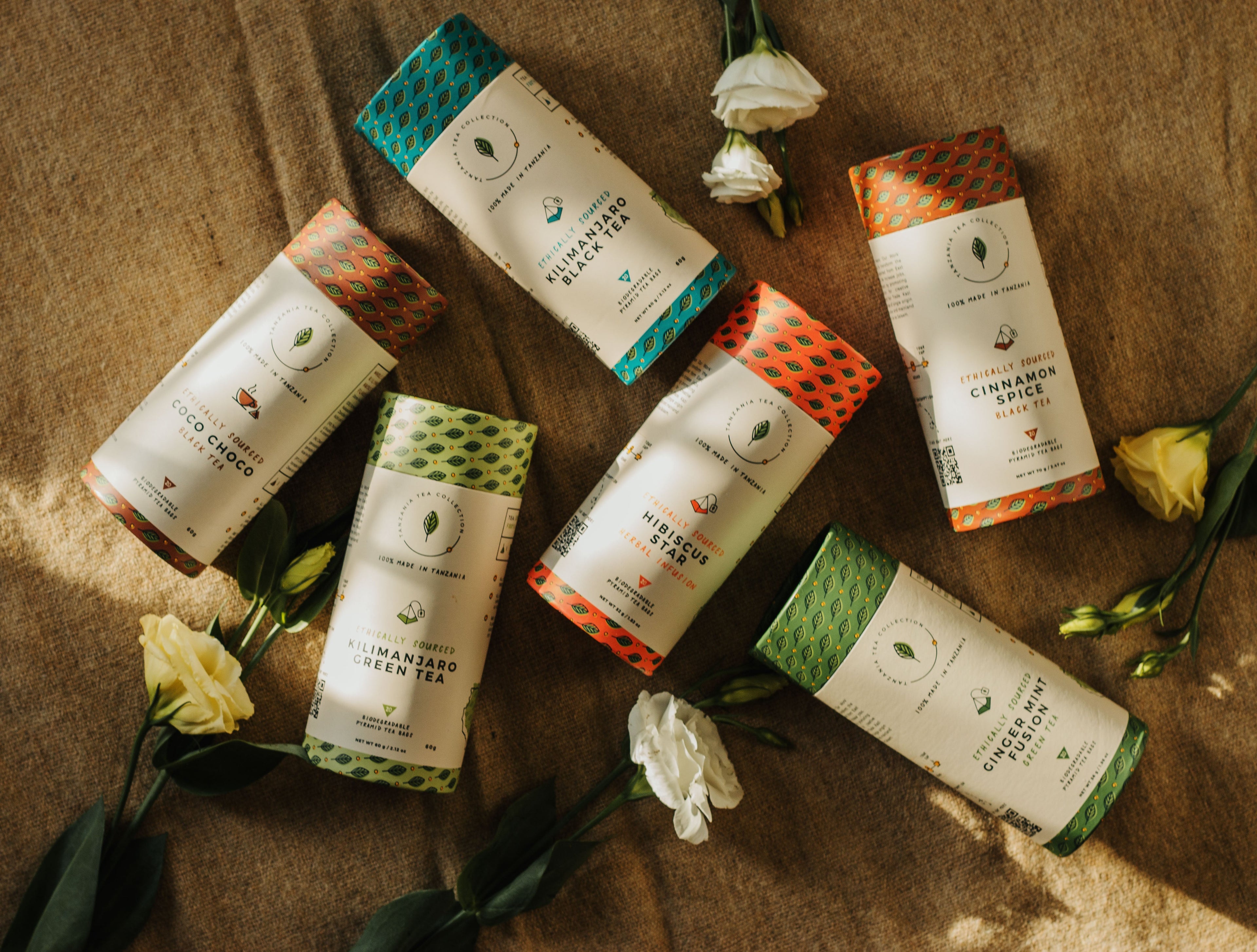 Assortiment de tubes de thés et infusions Kazi Yetu.