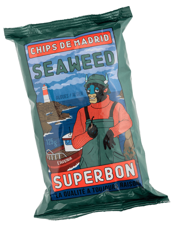 Paquet vert de chips aux algues Seaweed Superbon, design coloré avec illustration de marin.