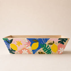 Corbeille cadeau en bois décor citron et motifs floraux colorés, idéale pour coffret gourmand et produits artisanaux.