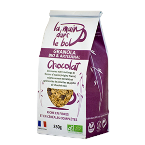 Granola bio Chocolat en sachet violet et blanc, céréales complètes, noisettes et pépites de chocolat visibles.