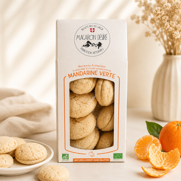 Macarons artisanaux bio à la mandarine verte en boîte avec fenêtre, biscuits sans gluten et agrumes frais.