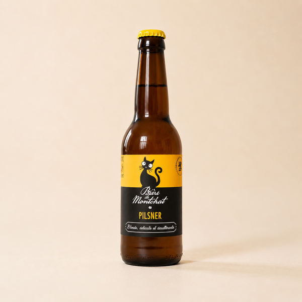 Biere blonde sur fond beige 