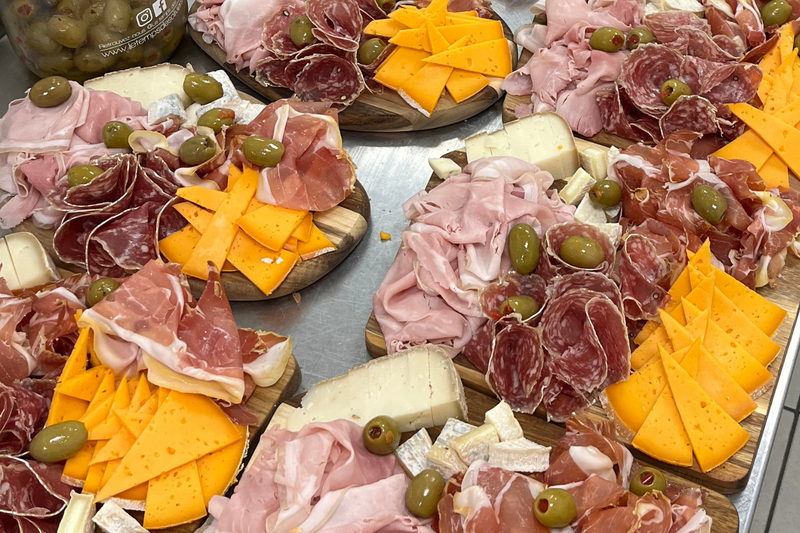 <b>Plateaux Charcuteries</b>